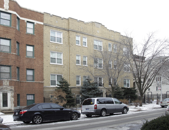 3508-3510 N Wilton Ave in Chicago, IL - Foto de edificio - Building Photo