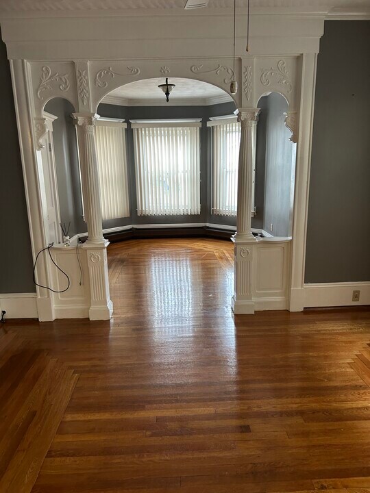 250 Shaw St, Unit 1 in New Bedford, MA - Building Photo