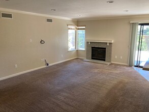 38693 Huntington Cir, Unit NA in Fremont, CA - Building Photo - Building Photo