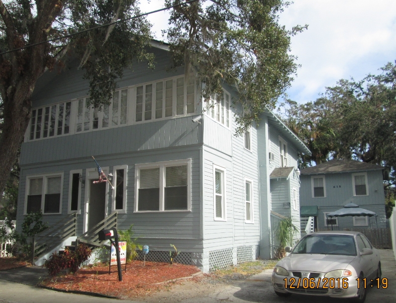 613 Seaman Pl in Daytona Beach, FL - Building Photo