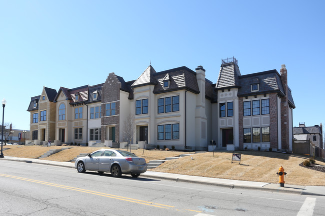 Market Square Townhomes in Independence, MO - Building Photo - Building Photo