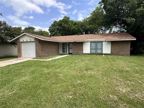 12417 Spring Branch Dr in Balch Springs, TX - Building Photo - Building Photo
