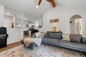 16300 Bates Cove in Pflugerville, TX - Foto de edificio - Building Photo