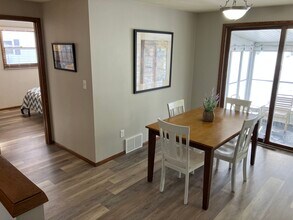 1385 Maricopa Dr in Oshkosh, WI - Building Photo - Building Photo