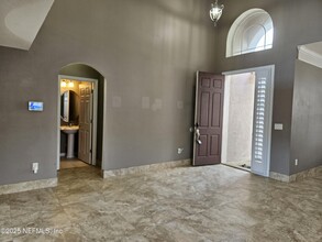 8252 Hedgewood Dr in Jacksonville, FL - Foto de edificio - Building Photo