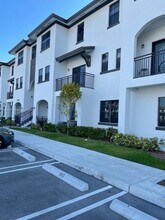 15650 SW 136th St in Miami, FL - Building Photo - Building Photo