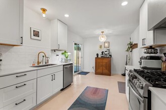 3207 Oak Alley in Austin, TX - Building Photo - Building Photo