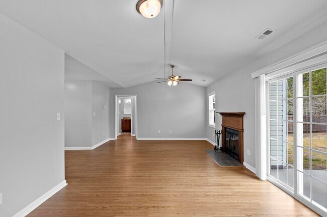 116 Jenna Rea Rd in Hubert, NC - Building Photo - Building Photo