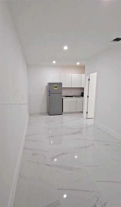 10825 SW 145th Pl in Miami, FL - Building Photo