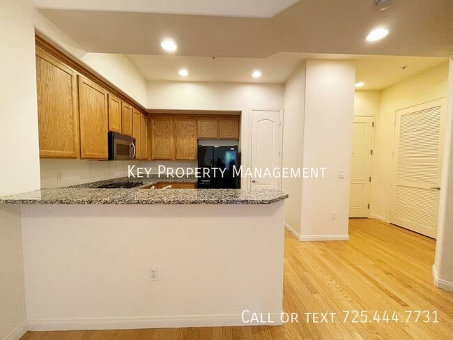 56 E Serene Ave-Unit -#117 in Las Vegas, NV - Building Photo - Building Photo