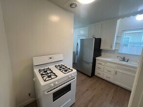 2205 Grand Ave in Long Beach, CA - Building Photo - Building Photo
