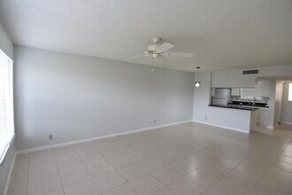 6300 La Costa Dr in Boca Raton, FL - Building Photo - Building Photo