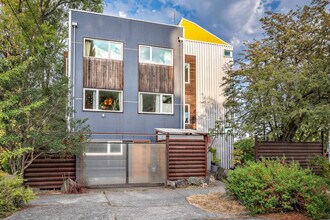 907 N 47th St in Seattle, WA - Building Photo - Building Photo