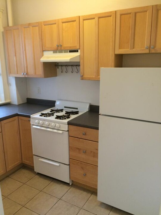 1560 Commonwealth Ave, Unit 4 in Boston, MA - Building Photo