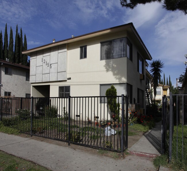 13155 Vanowen St in North Hollywood, CA - Building Photo - Building Photo