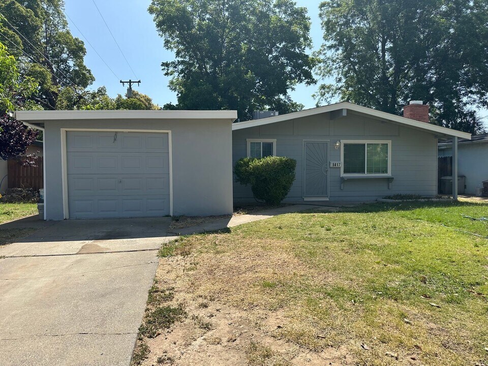 5817 43rd St in Sacramento, CA - Building Photo