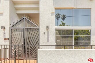 801 N Martel Ave in Los Angeles, CA - Building Photo - Building Photo