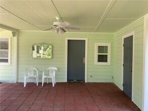 611 Thrasher Ln in Austin, TX - Building Photo - Building Photo