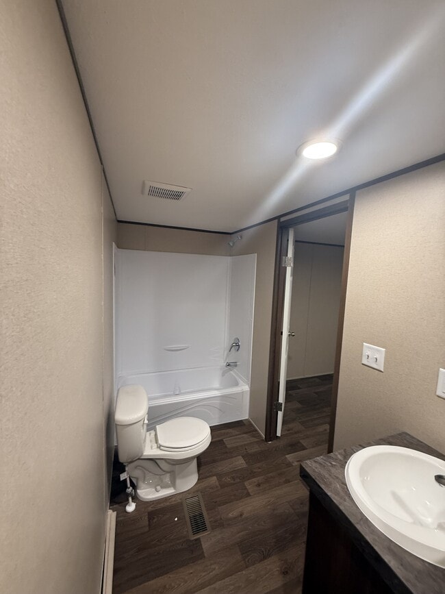 1030 Aaron Ln in Jacksonville, NC - Building Photo - Building Photo