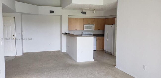 2301 W Preserve Way, Unit 306 in Miramar, FL - Building Photo - Building Photo