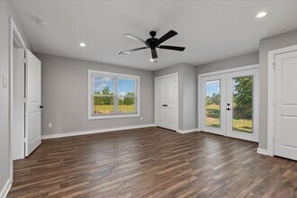 28792 Waller Gladish Rd in Waller, TX - Foto de edificio - Building Photo