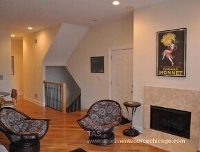 2328 N Greenview Ave, Unit 1 in Chicago, IL - Building Photo - Building Photo