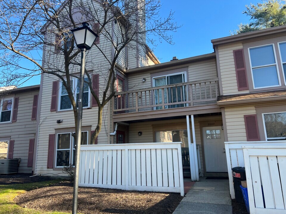 20001 Halethorpe Ln in Germantown, MD - Building Photo