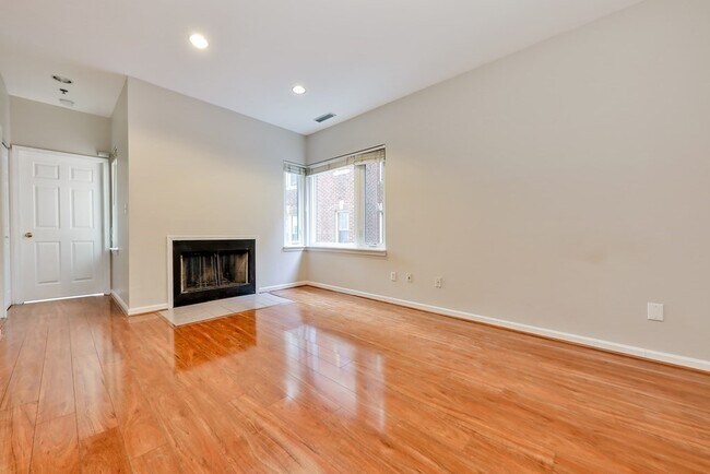 110 Strathmore Rd, Unit 204 in Boston, MA - Building Photo - Building Photo