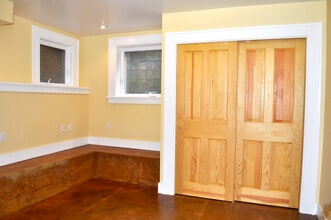 106 NW 56th St in Seattle, WA - Building Photo - Building Photo