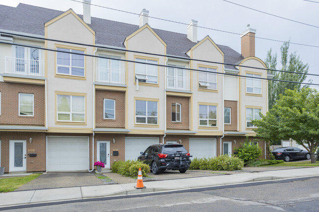1835-1851 36th Ave SW in Calgary, AB - Building Photo - Primary Photo