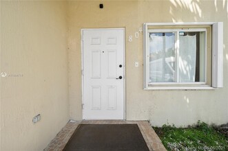 10901 NW 88th Terrace in Doral, FL - Building Photo - Building Photo