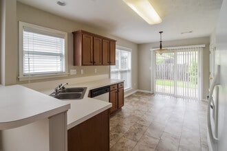 4669 Young Pointe Manor in Montgomery, AL - Building Photo - Building Photo