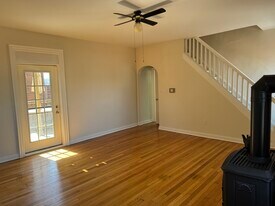 4747 Hatfield St, Unit Apartment 2 in Pittsburgh, PA - Building Photo