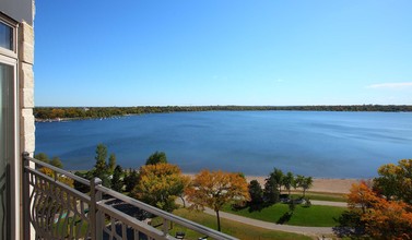 The Beach Club Residences in Minneapolis, MN - Foto de edificio - Building Photo