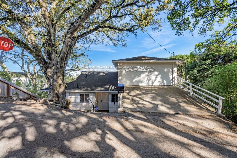 5945 Girvin Dr in Oakland, CA - Building Photo