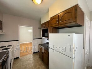 1135 Brightling Dr in Olivette, MO - Building Photo - Building Photo