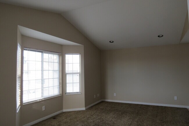 1037 E Gentile St, Unit 1037 in Layton, UT - Building Photo - Building Photo