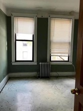 4114 40th St in Sunnyside, NY - Building Photo - Interior Photo