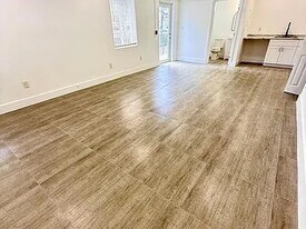 7116 Bay Dr in Miami Beach, FL - Building Photo