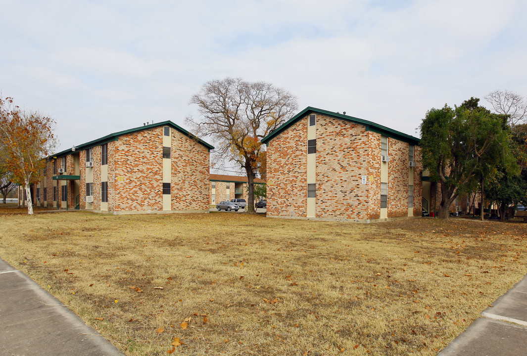 Park South Village Apartments in San Antonio, TX - Foto de edificio