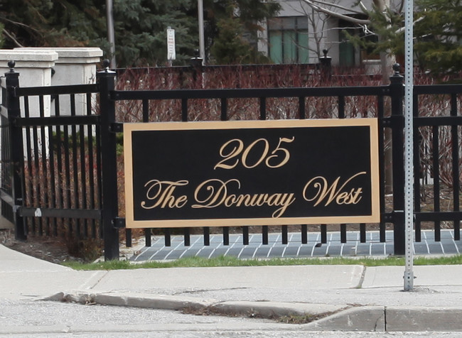 The Hemingway in Toronto, ON - Building Photo - Building Photo