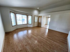 9704 Welsh Dr in Pasco, WA - Foto de edificio - Building Photo