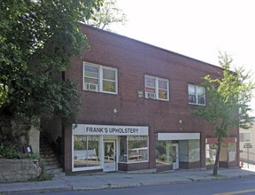 450 N Main St in Brewster, NY - Foto de edificio - Building Photo