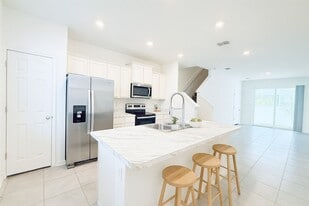 8334 Zenith Cir in Jacksonville, FL - Building Photo