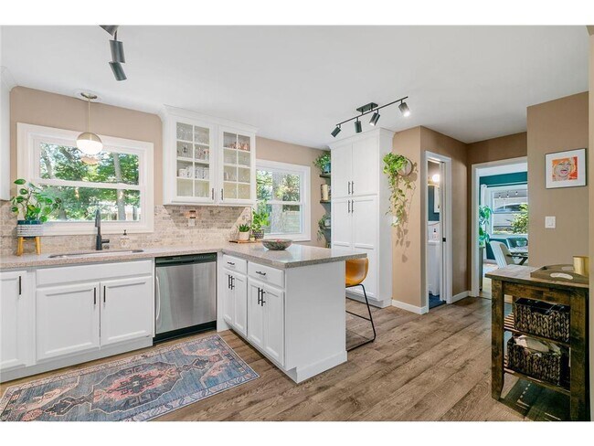 1620 Winnetka Ave N in Minneapolis, MN - Foto de edificio - Building Photo