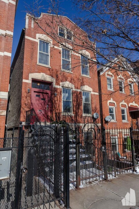 1324 W 19th St in Chicago, IL - Building Photo