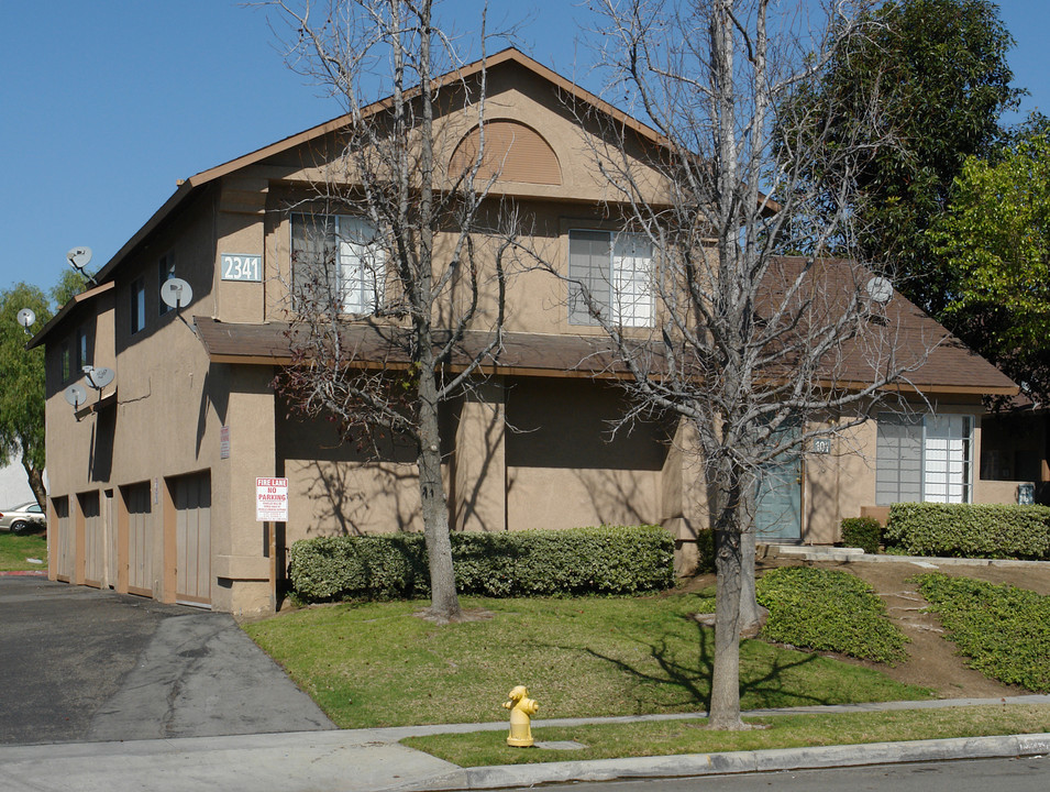 2341 Maryhelen St in Corona, CA - Building Photo