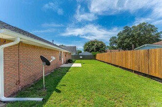 1945 Nicole St in Pensacola, FL - Building Photo - Building Photo