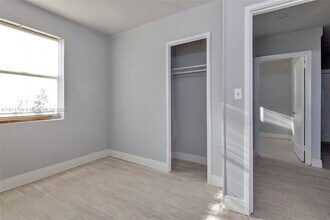 562 W 4th St in Riviera Beach, FL - Building Photo - Building Photo