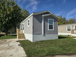 109 Maple Dr in Mankato, MN - Building Photo - Building Photo